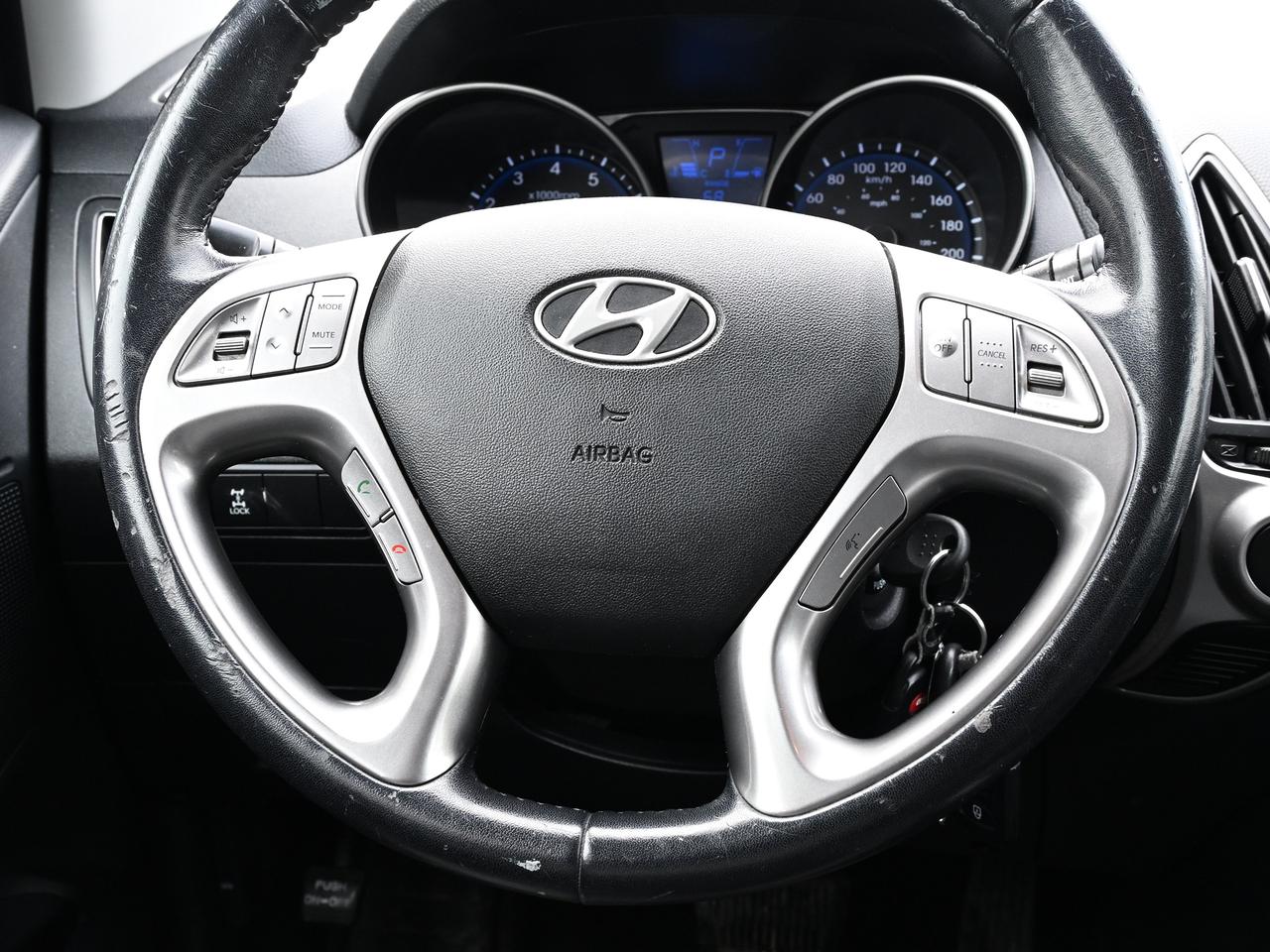 2011 Hyundai Tucson Limited w/Nav Photo