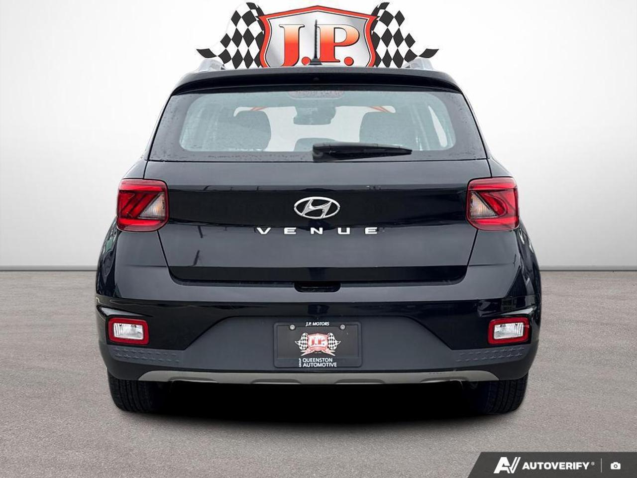 2024 Hyundai Venue Preferred BACKUP CAM   HEATED SEATS   LANE ASSIST Photo4