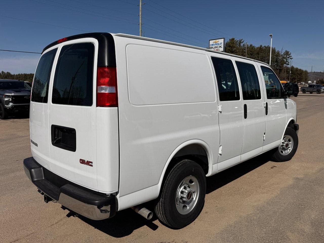 2025 GMC Savana Cargo Van 2500 Regular Wheelbase Rear-Wheel Drive Photo