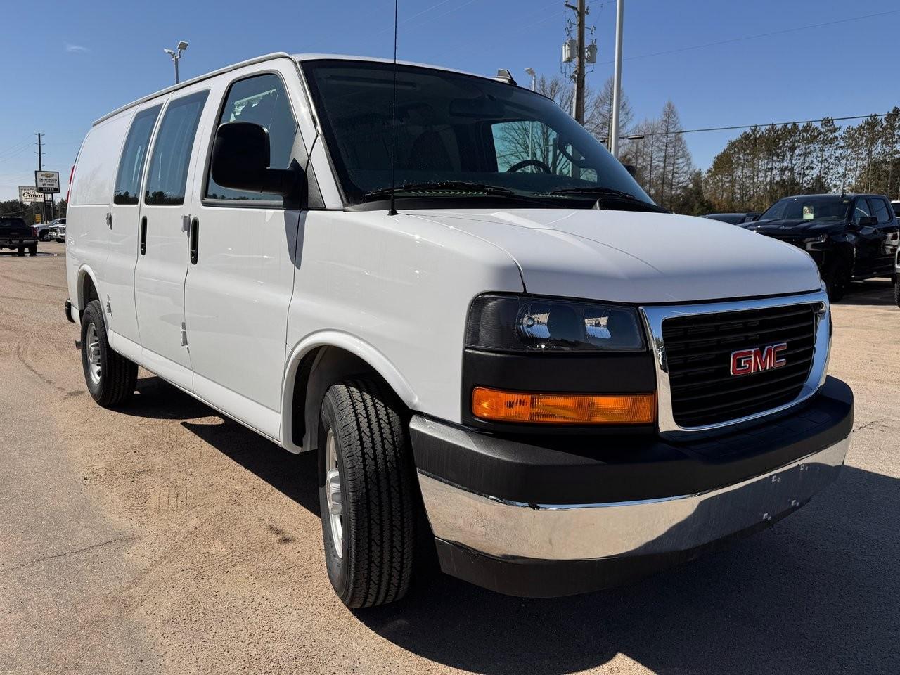 2025 GMC Savana Cargo Van 2500 Regular Wheelbase Rear-Wheel Drive Photo