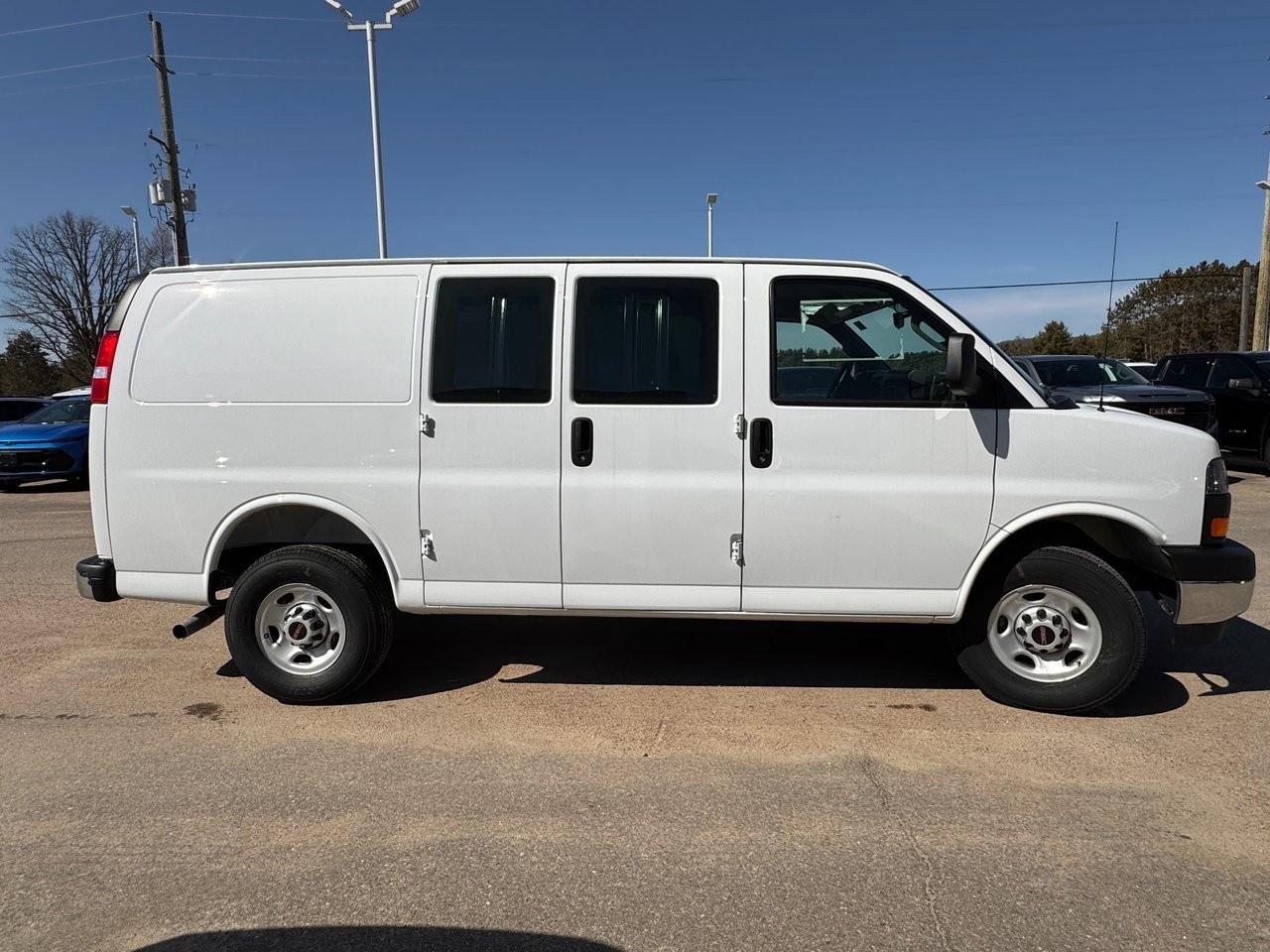 2025 GMC Savana Cargo Van 2500 Regular Wheelbase Rear-Wheel Drive Photo