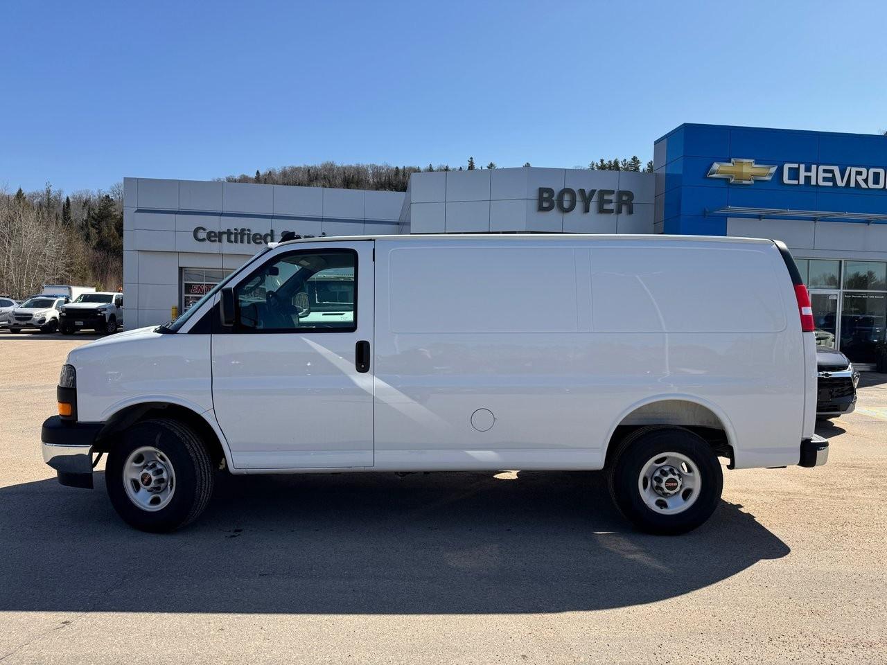 2025 GMC Savana Cargo Van 2500 Regular Wheelbase Rear-Wheel Drive Photo