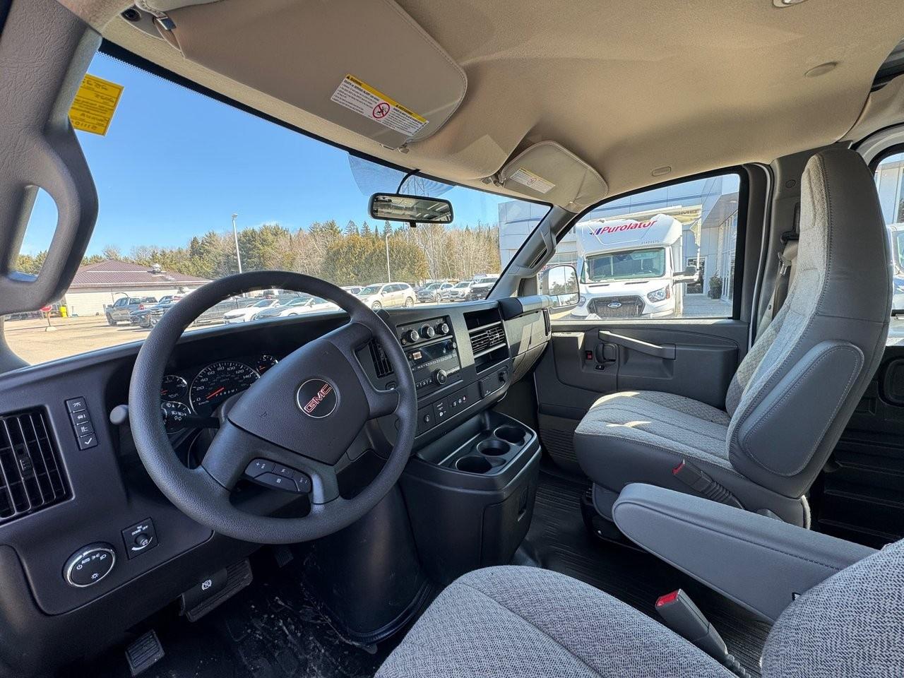 2025 GMC Savana Cargo Van 2500 Regular Wheelbase Rear-Wheel Drive Photo