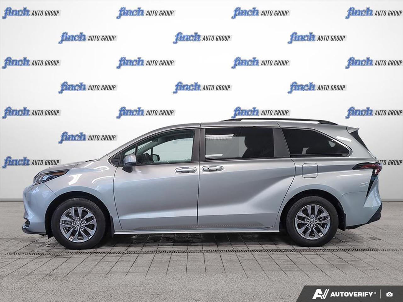 2025 Toyota Sienna LE 8-Passenger 4dr Front-Wheel Drive Passenger Van Photo