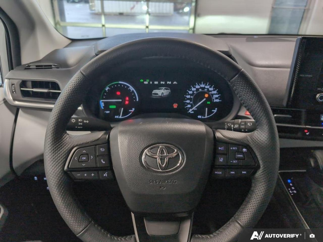 2025 Toyota Sienna LE 8-Passenger 4dr Front-Wheel Drive Passenger Van Photo