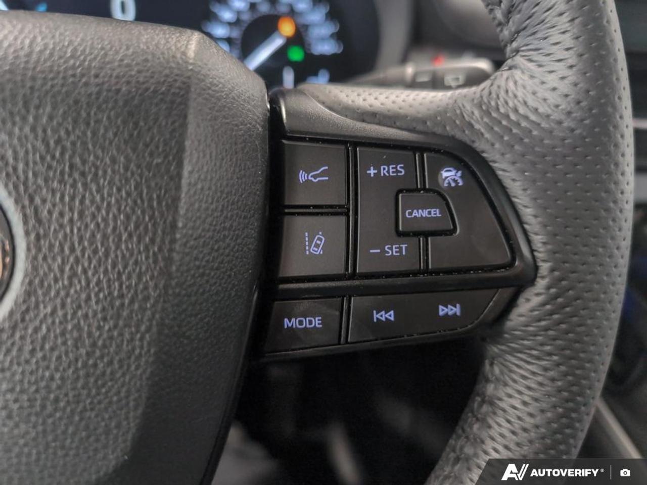 2025 Toyota Sienna LE 8-Passenger 4dr Front-Wheel Drive Passenger Van Photo