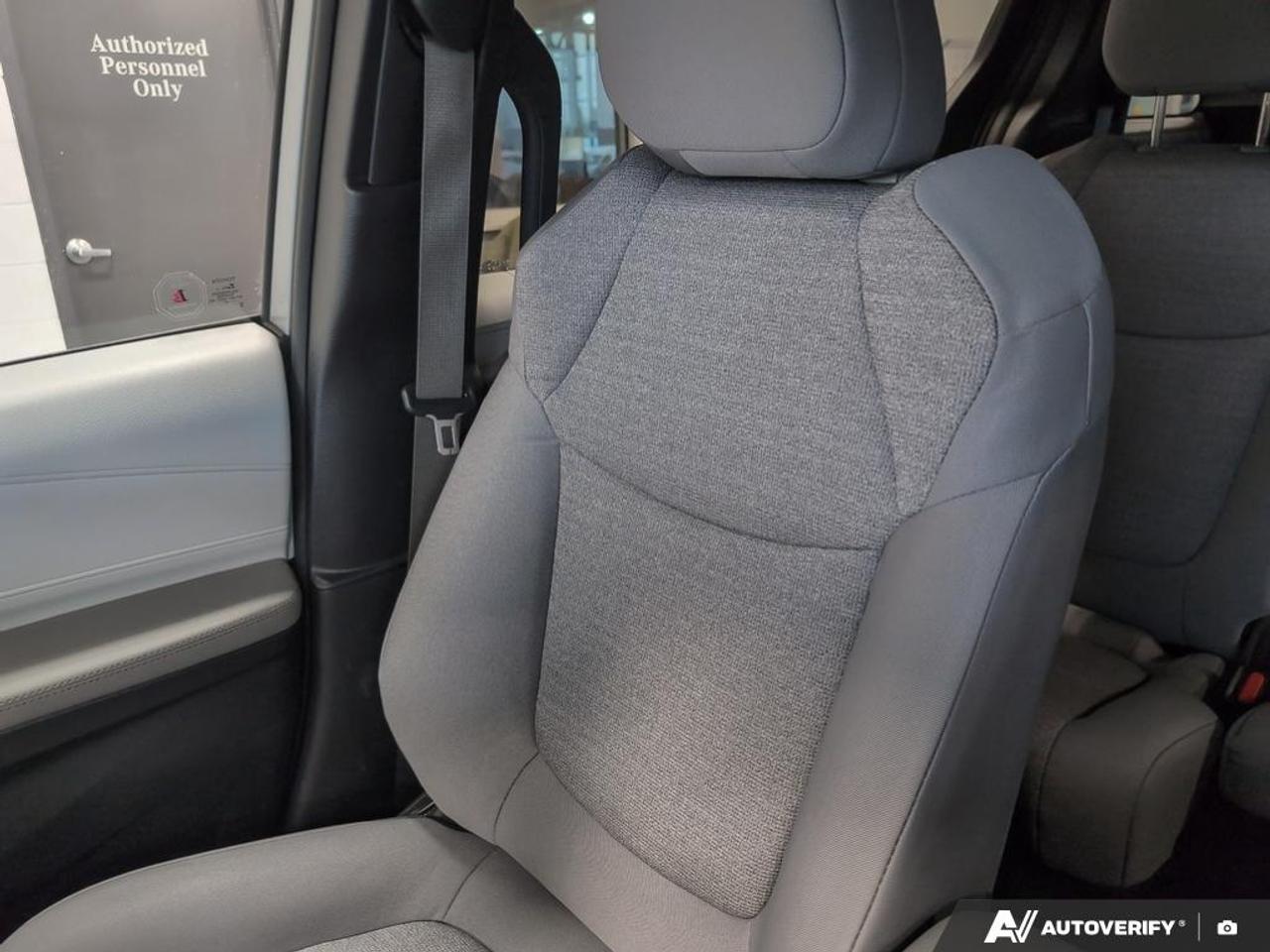 2025 Toyota Sienna LE 8-Passenger 4dr Front-Wheel Drive Passenger Van Photo