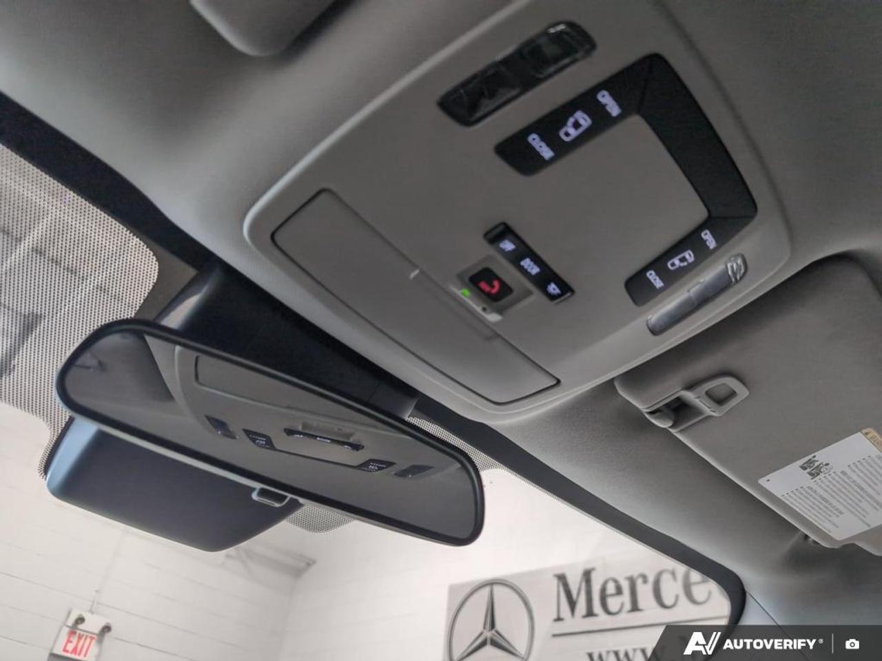 2025 Toyota Sienna LE 8-Passenger 4dr Front-Wheel Drive Passenger Van Photo