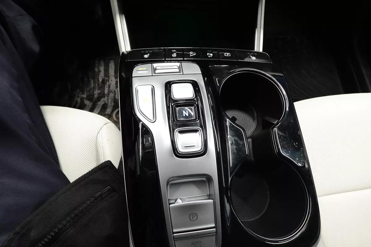 2024 Hyundai Tucson Hybrid LUXURY HYBRID   HEATED SEATS   HEATED WHEEL   APPL Photo
