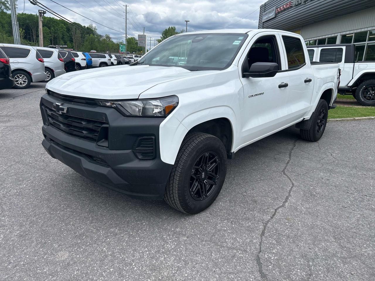 2023 Chevrolet Colorado 4WD Work Truck Photo5