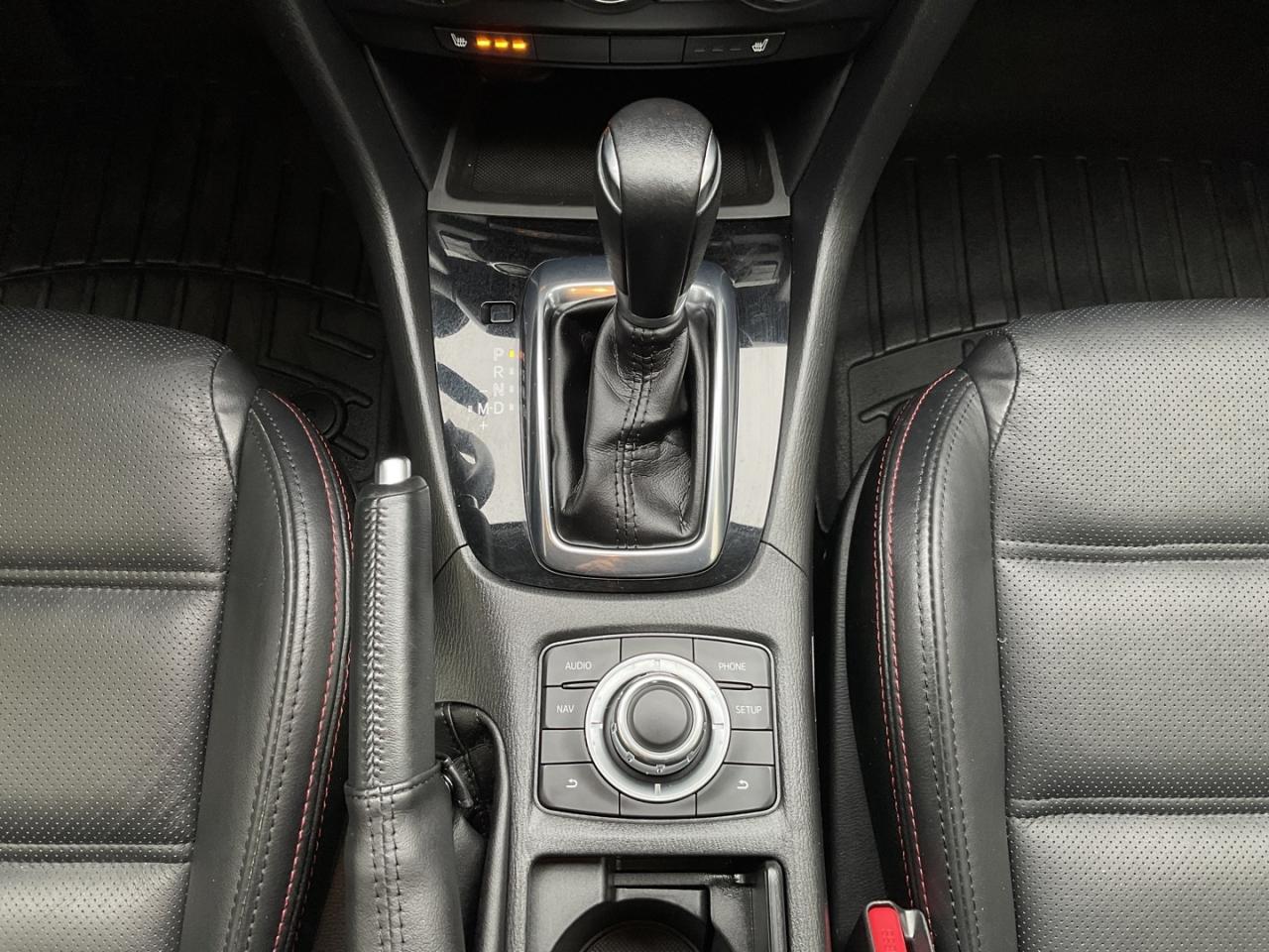 2015 Mazda MAZDA6 GT - LEATHER! NAV! BACK-UP CAM! BSM! SUNROOF! Photo