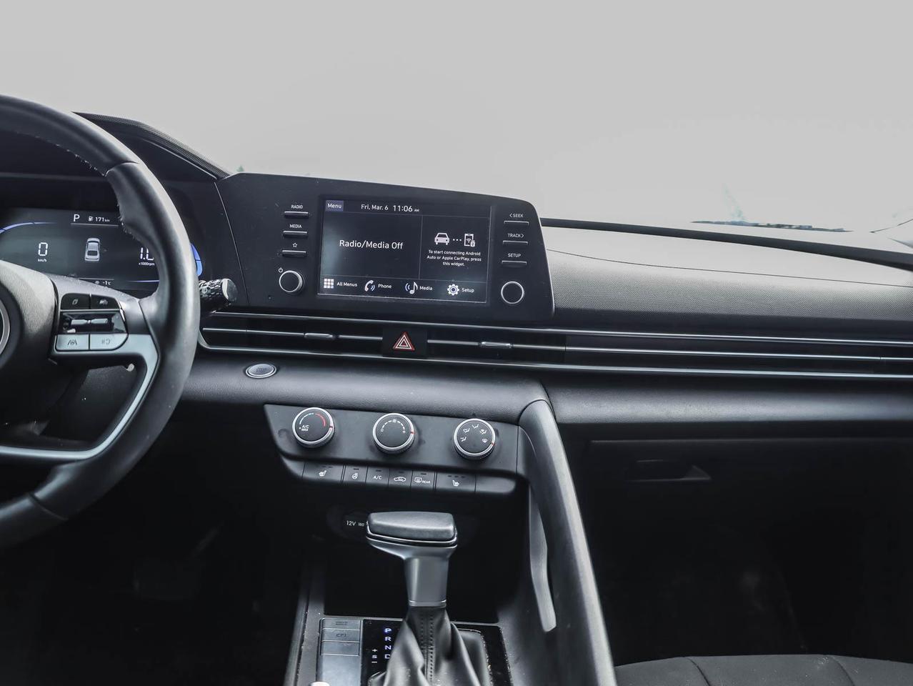 2025 Hyundai Elantra  Photo