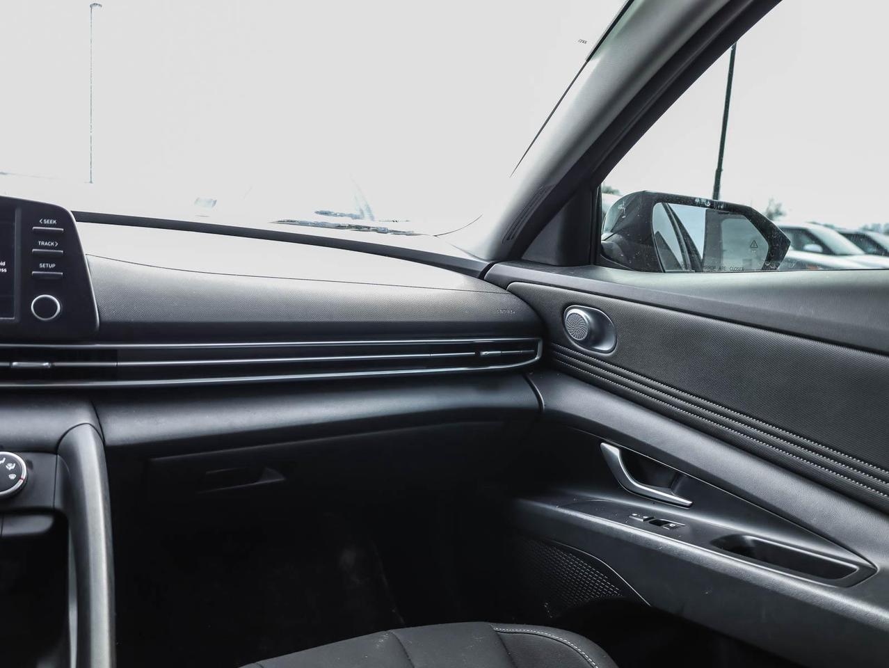 2025 Hyundai Elantra  Photo