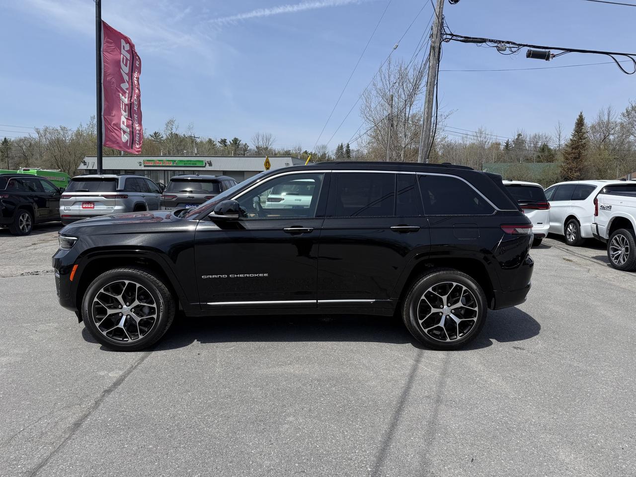 2025 Jeep Grand Cherokee Summit Reserve 4x4 - Pano Sunroof - Massage Seats! Photo