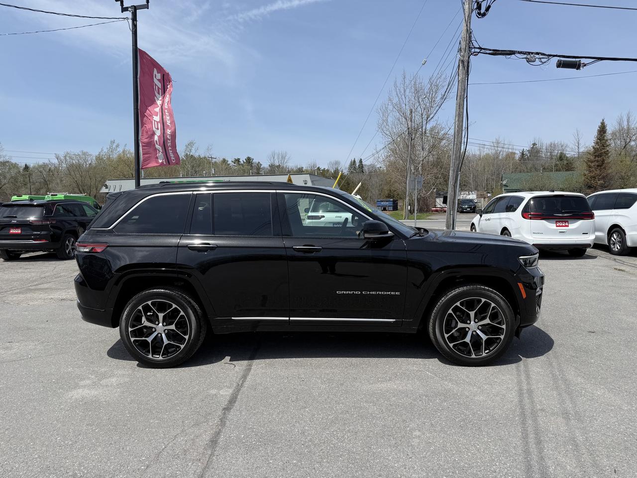 2025 Jeep Grand Cherokee Summit Reserve 4x4 - Pano Sunroof - Massage Seats! Photo