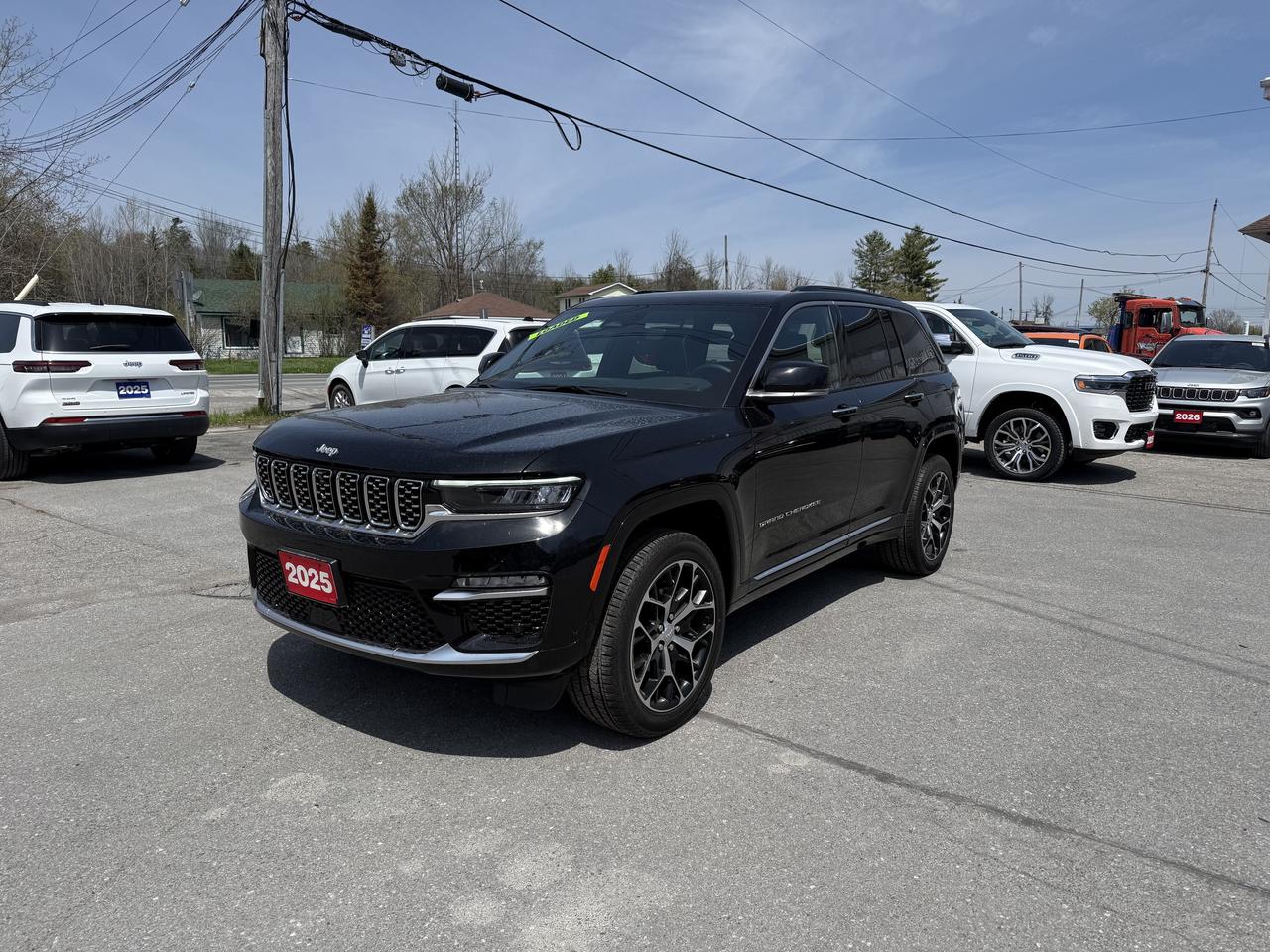 2025 Jeep Grand Cherokee Summit Reserve 4x4 - Pano Sunroof - Massage Seats! Photo