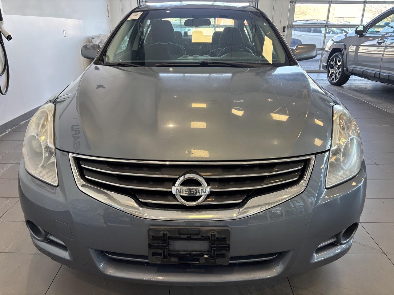 2010 Nissan Altima 2.5S MODEL   CLEAN CARFAX START BUTTON  SOLD AS-IS Photo