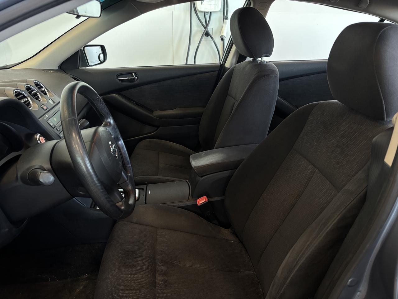 2010 Nissan Altima 2.5S MODEL   CLEAN CARFAX START BUTTON  SOLD AS-IS Photo