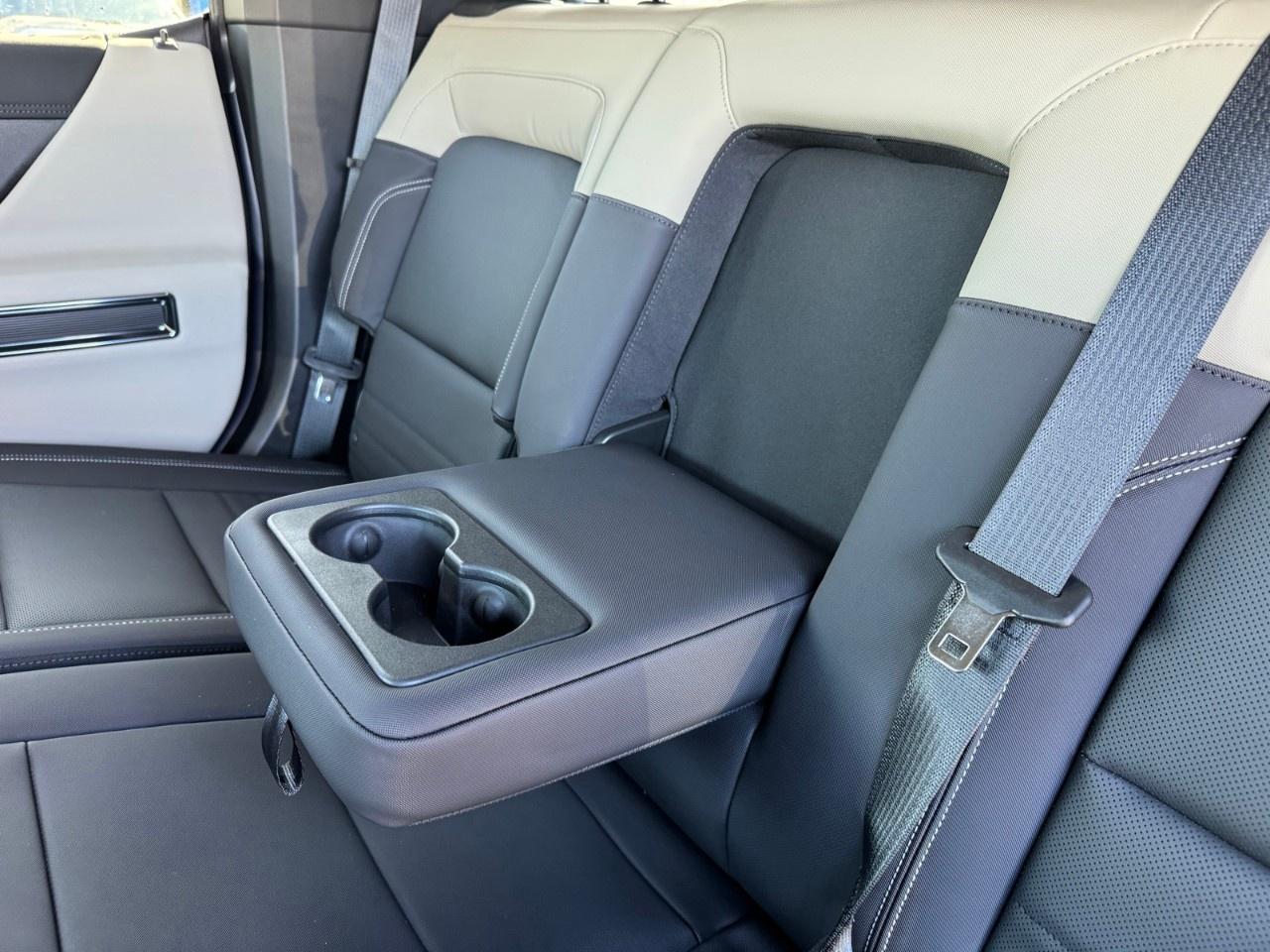 2026 GMC HUMMER EV SUV e4WD 4dr 2X w/3VL Photo