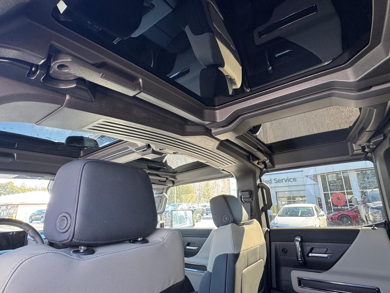 2026 GMC HUMMER EV SUV e4WD 4dr 2X w/3VL Photo