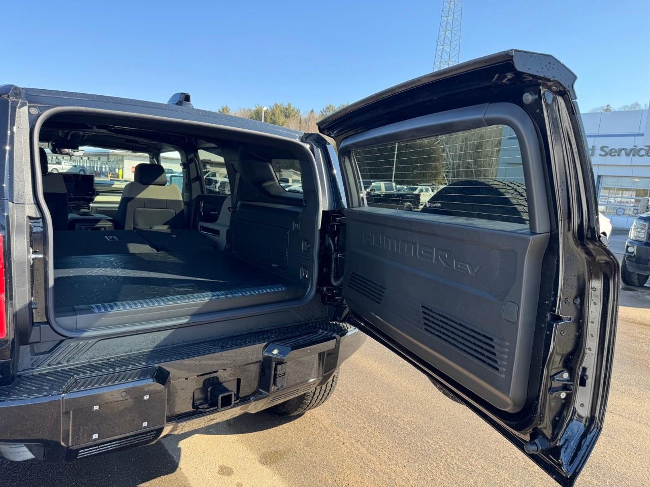 2026 GMC HUMMER EV SUV e4WD 4dr 2X w/3VL Photo