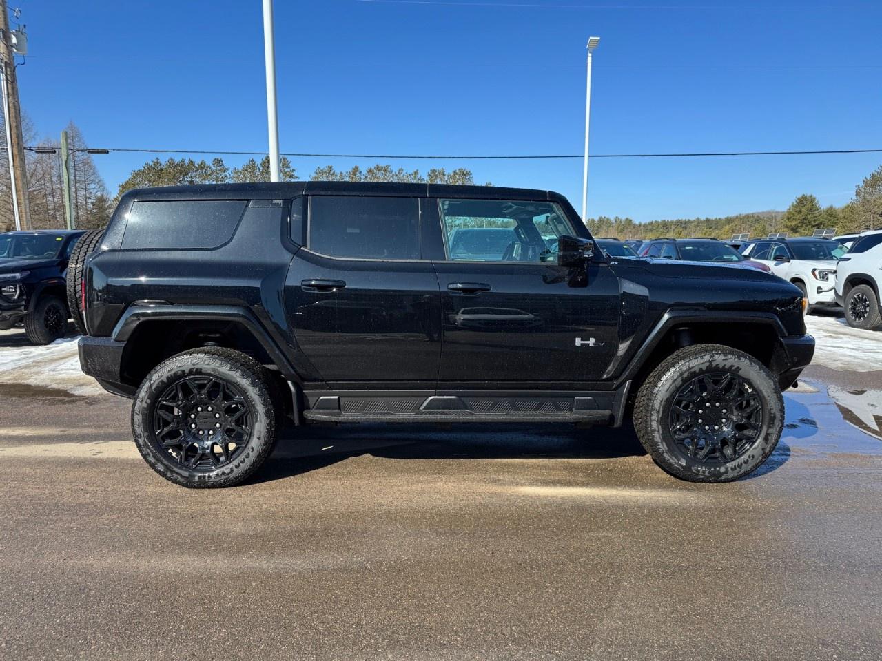 2026 GMC HUMMER EV SUV e4WD 4dr 2X w/3VL Photo3