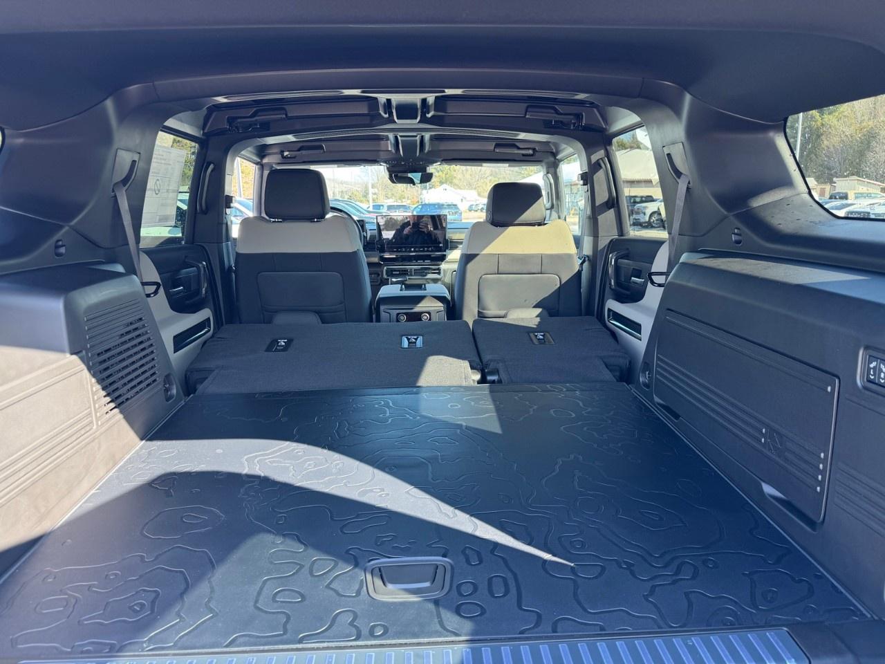 2026 GMC HUMMER EV SUV e4WD 4dr 2X w/3VL Photo