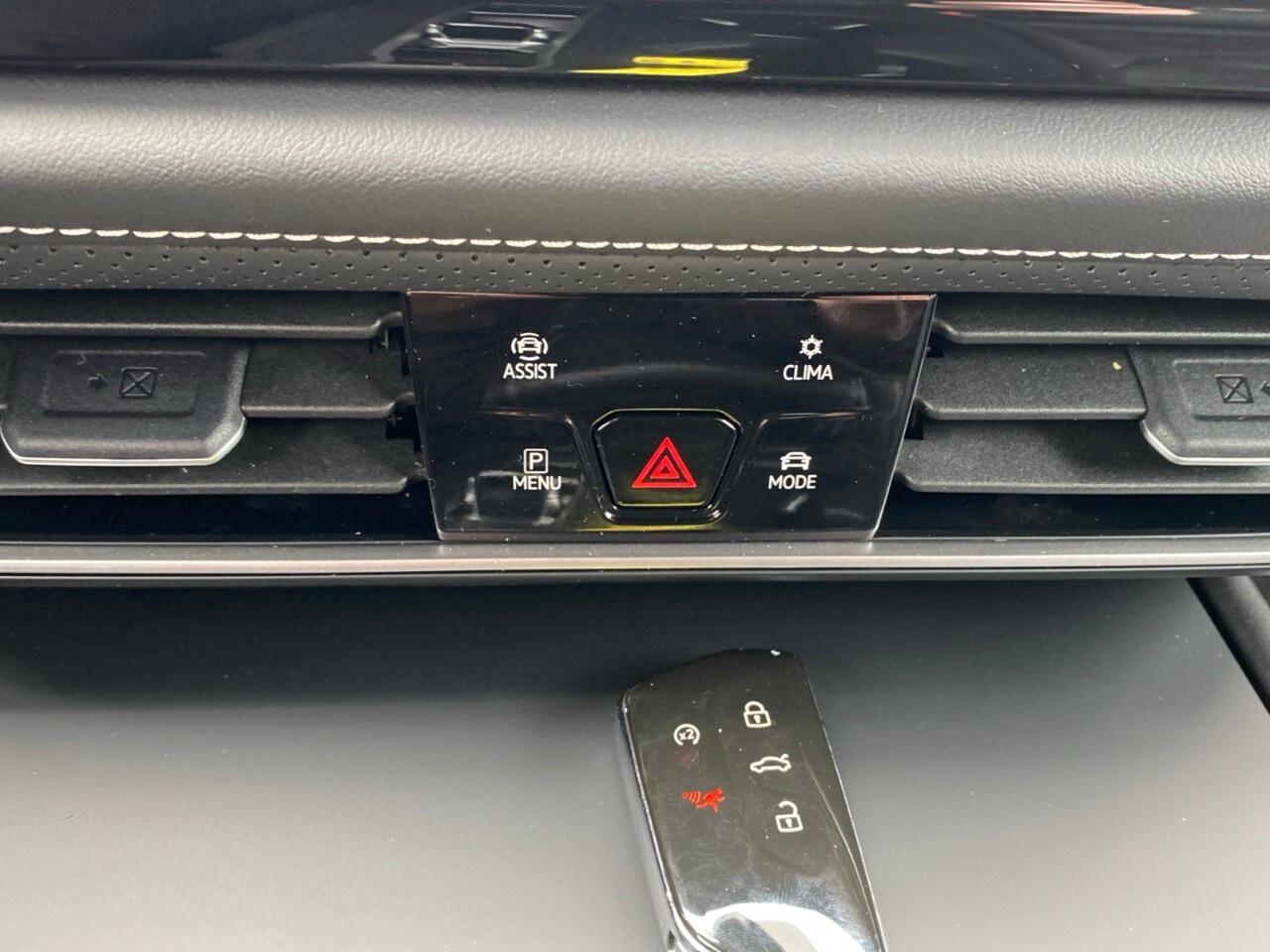 2025 Volkswagen Atlas Cross Sport Comfortline 2.0 TSI 4MOTION Photo