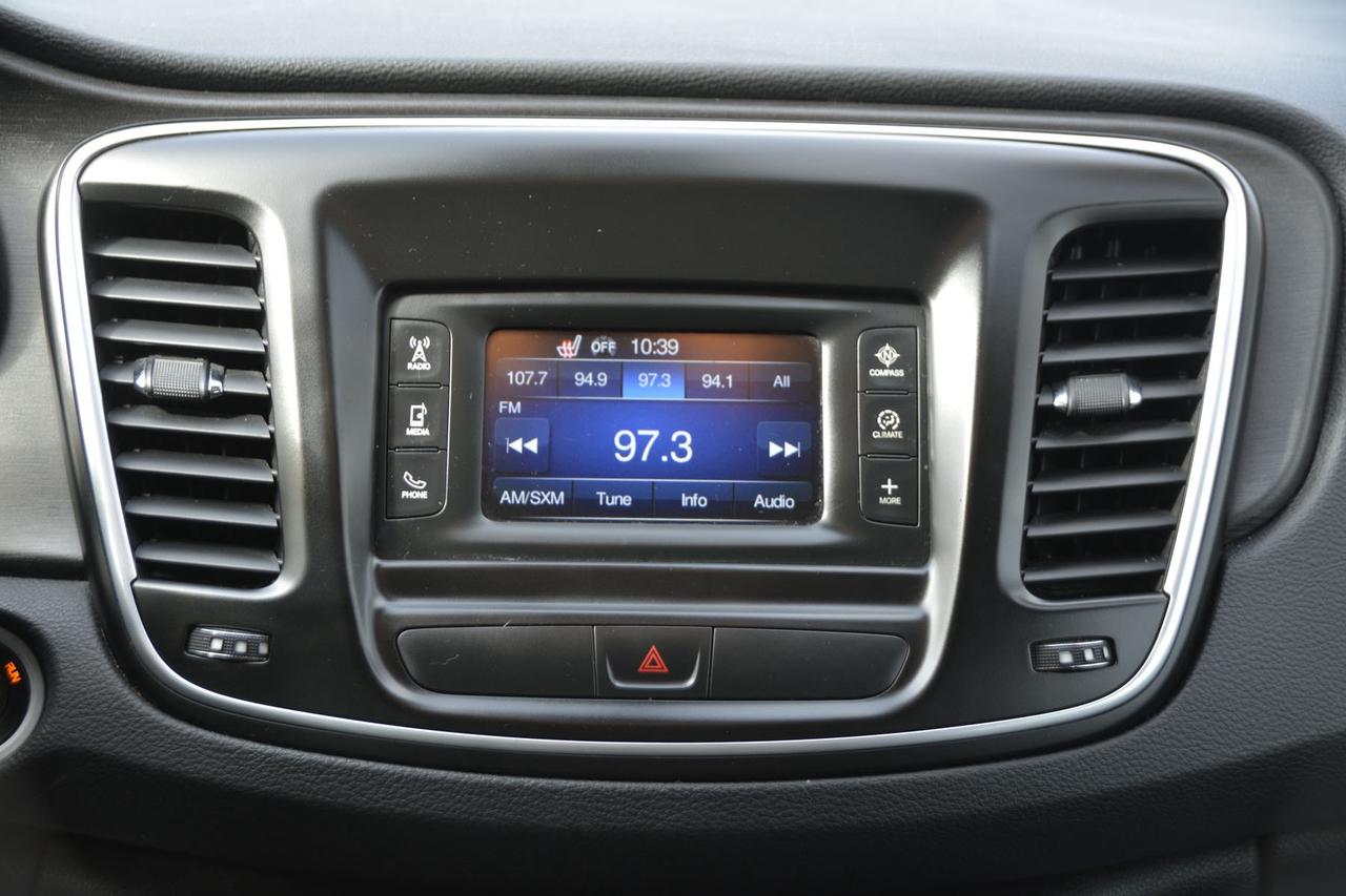 2016 Chrysler 200 LIMITED   CERTIFIED Photo