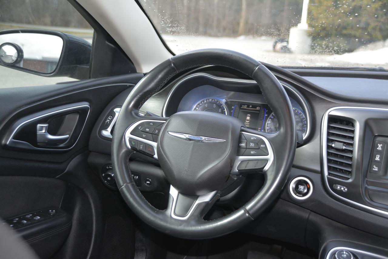 2016 Chrysler 200 LIMITED   CERTIFIED Photo