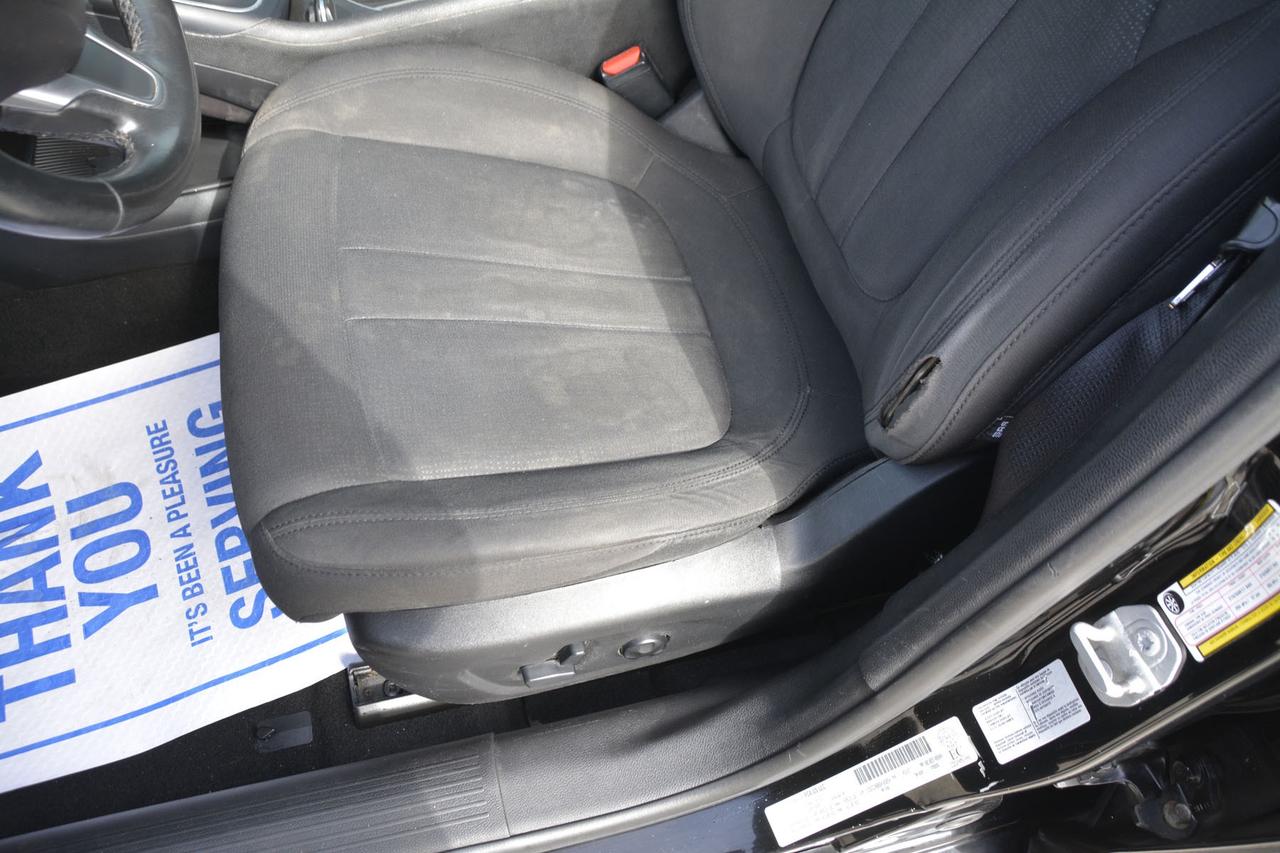 2016 Chrysler 200 LIMITED   CERTIFIED Photo