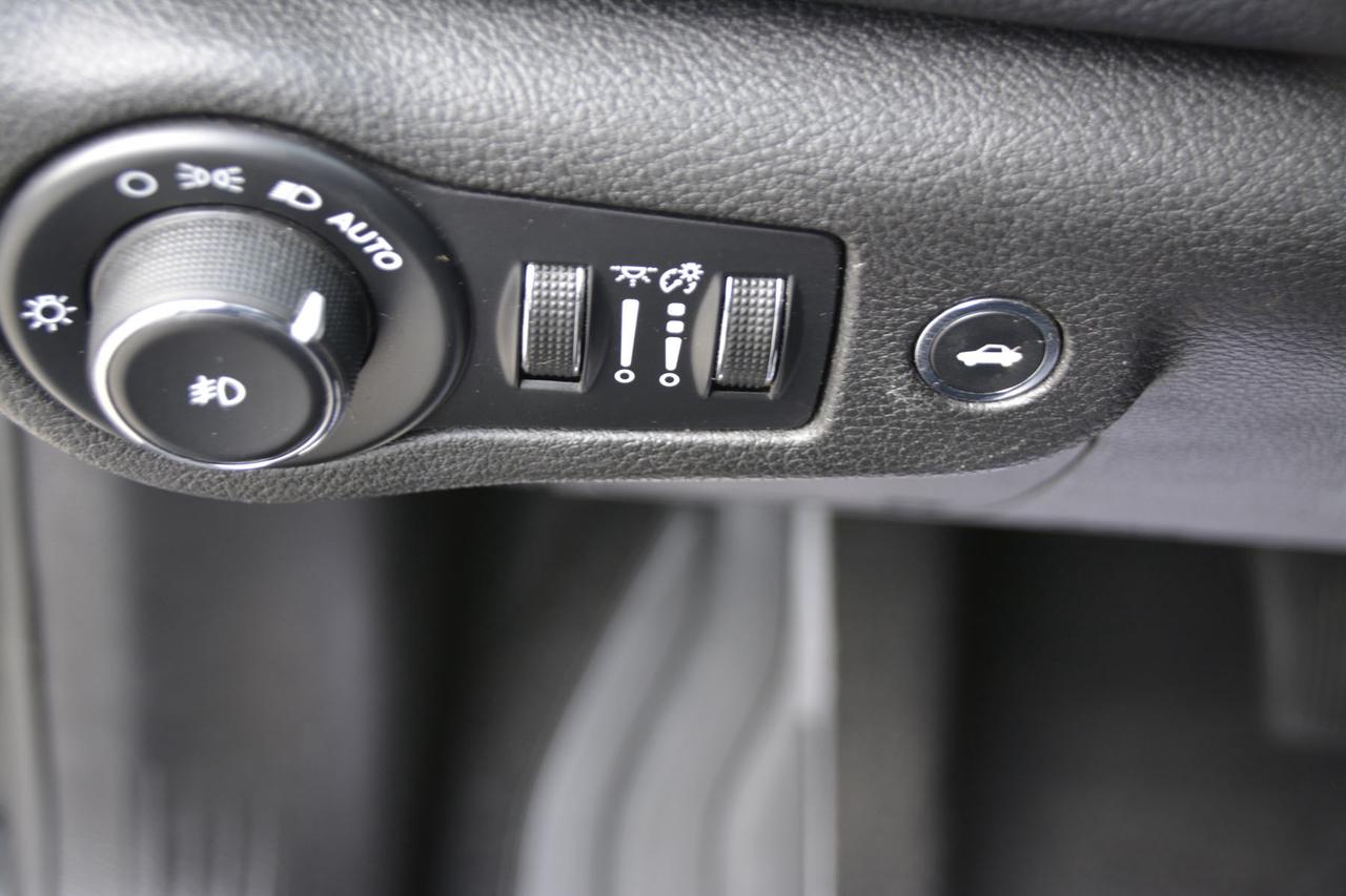 2016 Chrysler 200 LIMITED   CERTIFIED Photo