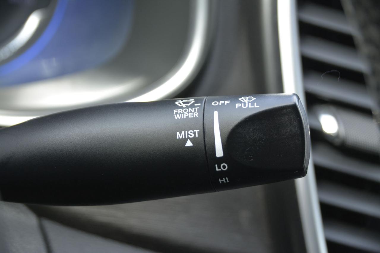 2016 Chrysler 200 LIMITED   CERTIFIED Photo