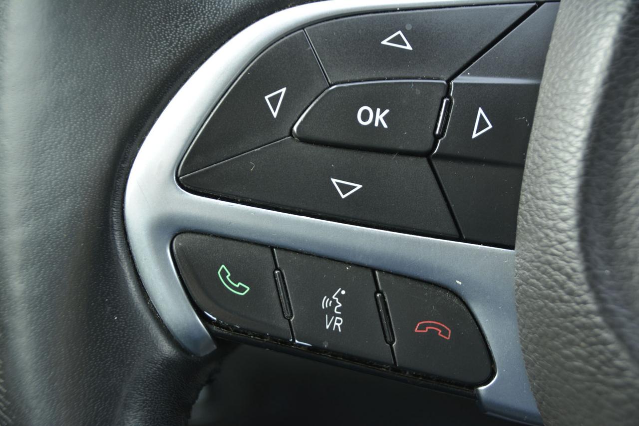 2016 Chrysler 200 LIMITED   CERTIFIED Photo