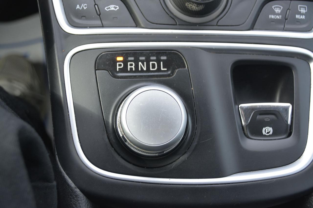 2016 Chrysler 200 LIMITED   CERTIFIED Photo