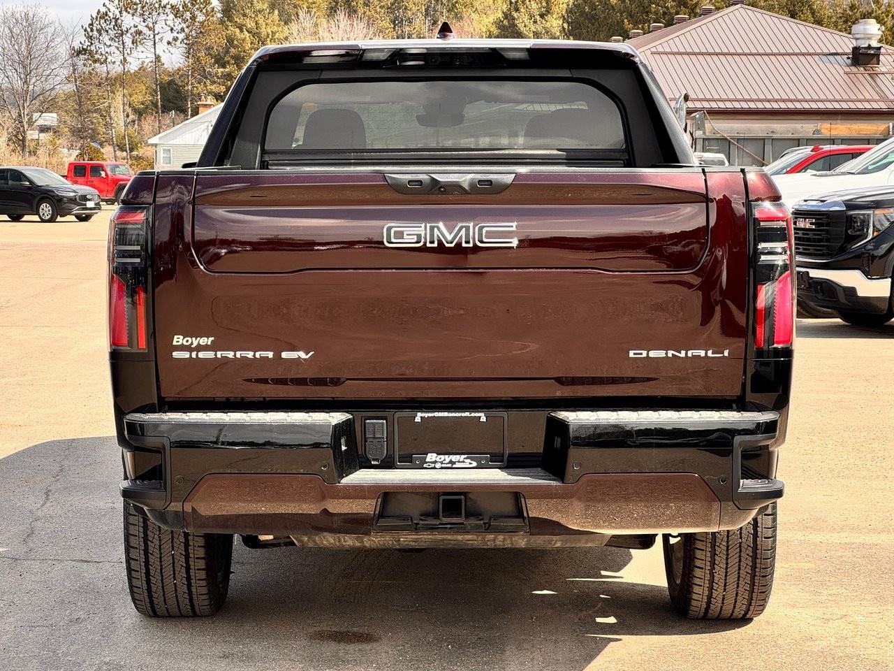 2025 GMC Sierra EV e4WD Crew Cab Max Range Denali Photo