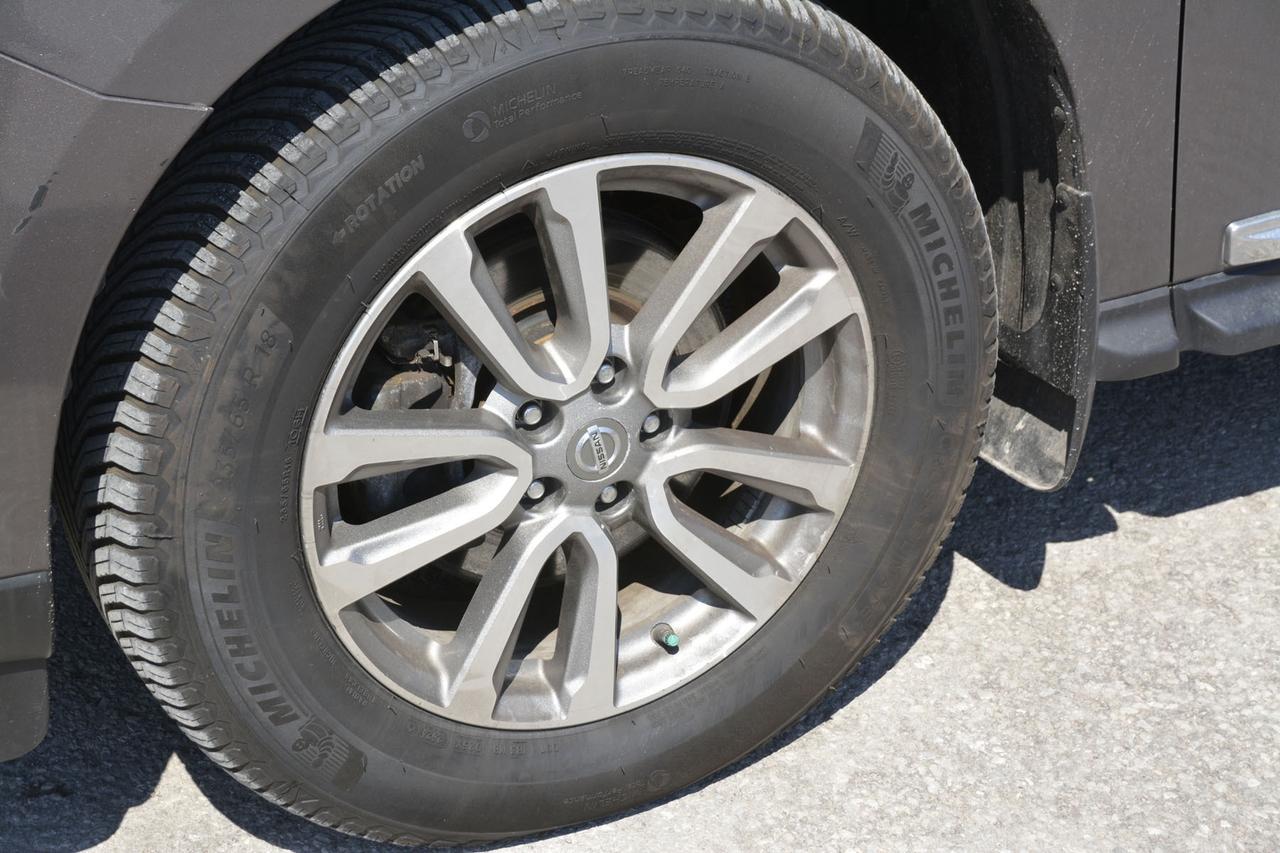 2015 Nissan Pathfinder SL 4WD   CERTIFIED Photo