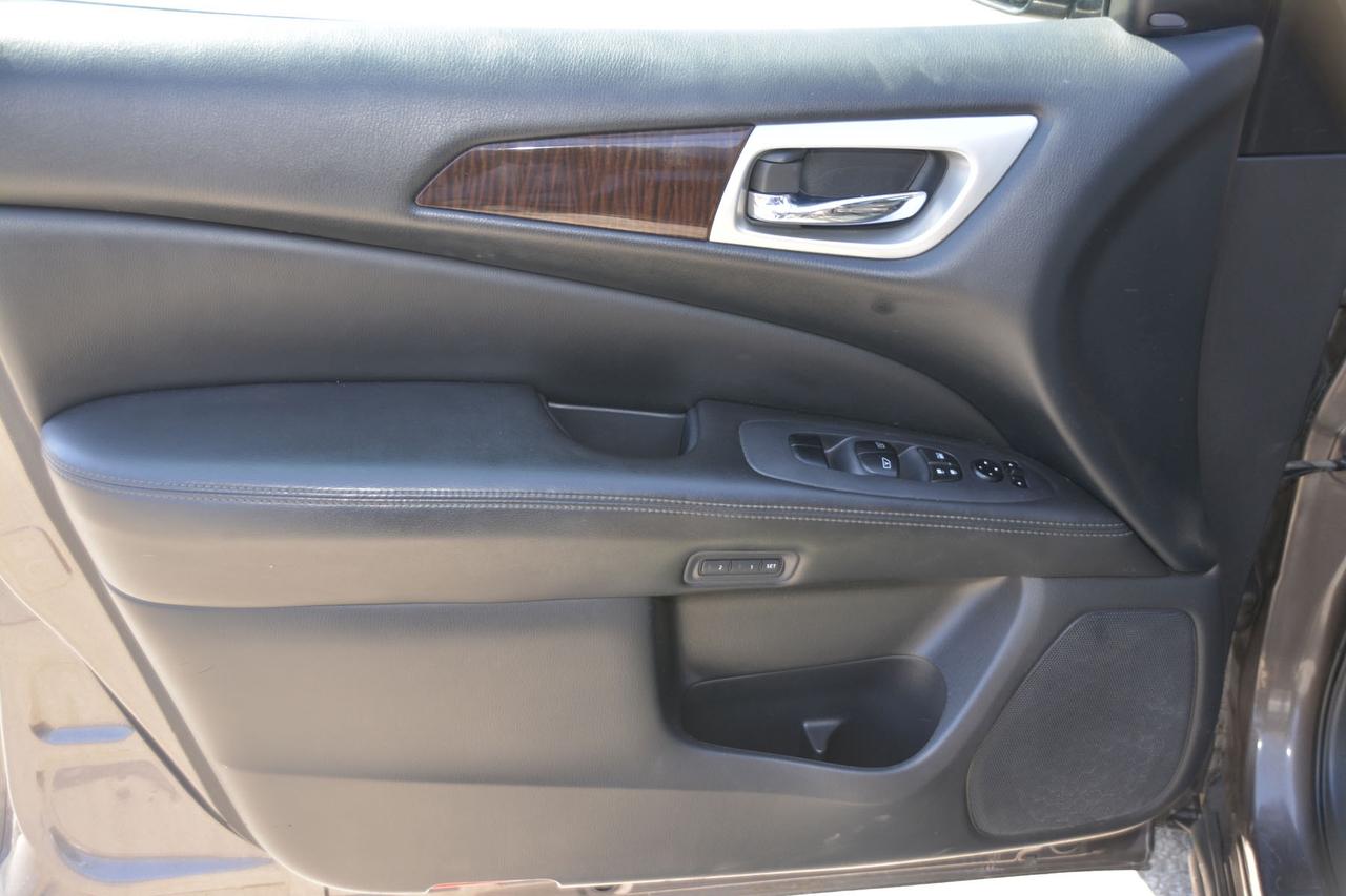 2015 Nissan Pathfinder SL 4WD   CERTIFIED Photo
