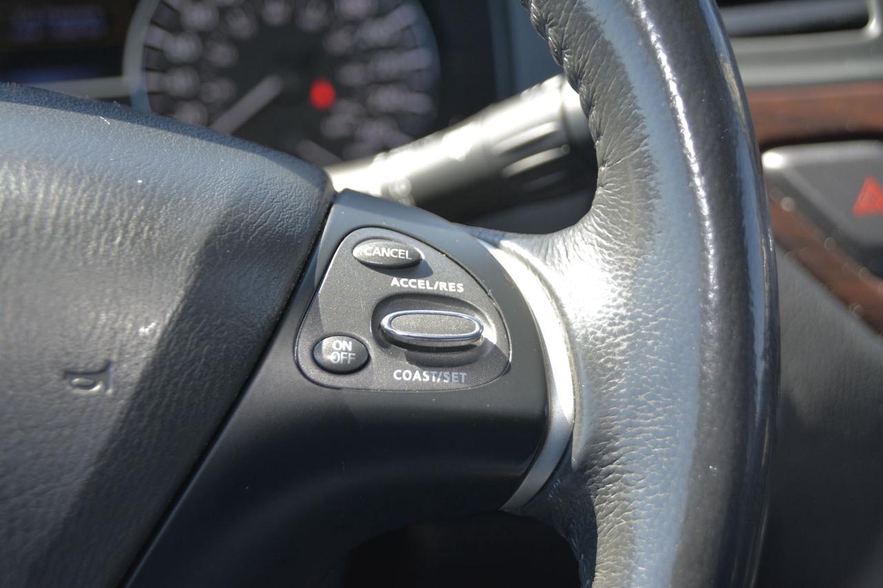 2015 Nissan Pathfinder SL 4WD   CERTIFIED Photo