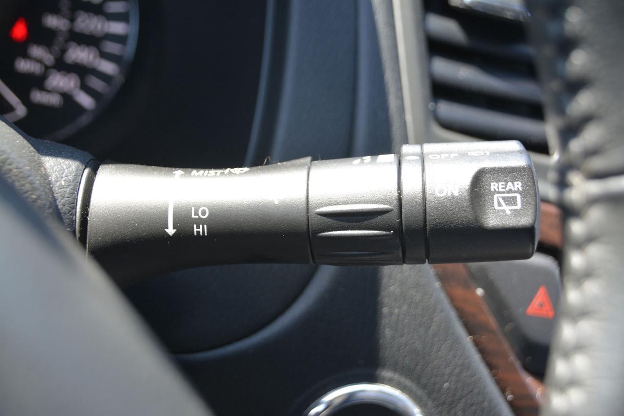 2015 Nissan Pathfinder SL 4WD   CERTIFIED Photo