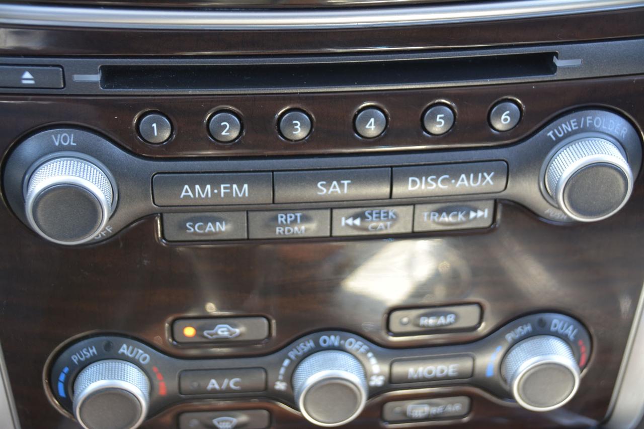 2015 Nissan Pathfinder SL 4WD   CERTIFIED Photo