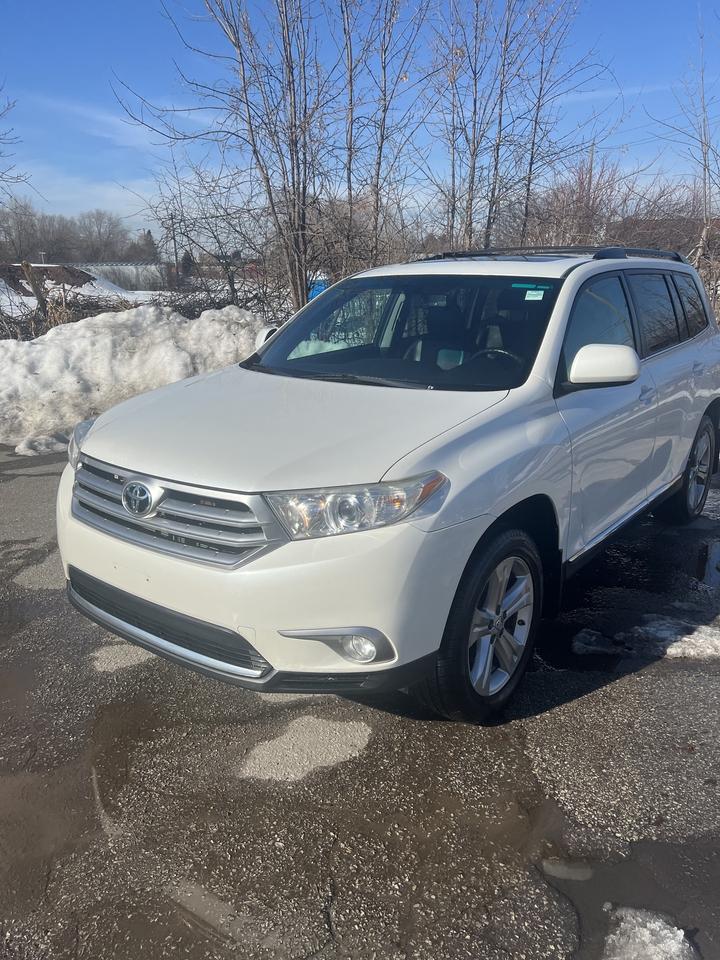 2012 Toyota Highlander 4WD LEATHER SUNROOF BACKUP CAMERA 7 PASSENGER Photo