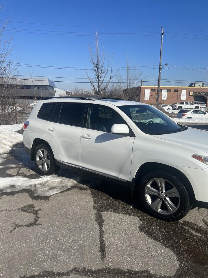 2012 Toyota Highlander 4WD LEATHER SUNROOF BACKUP CAMERA 7 PASSENGER Photo