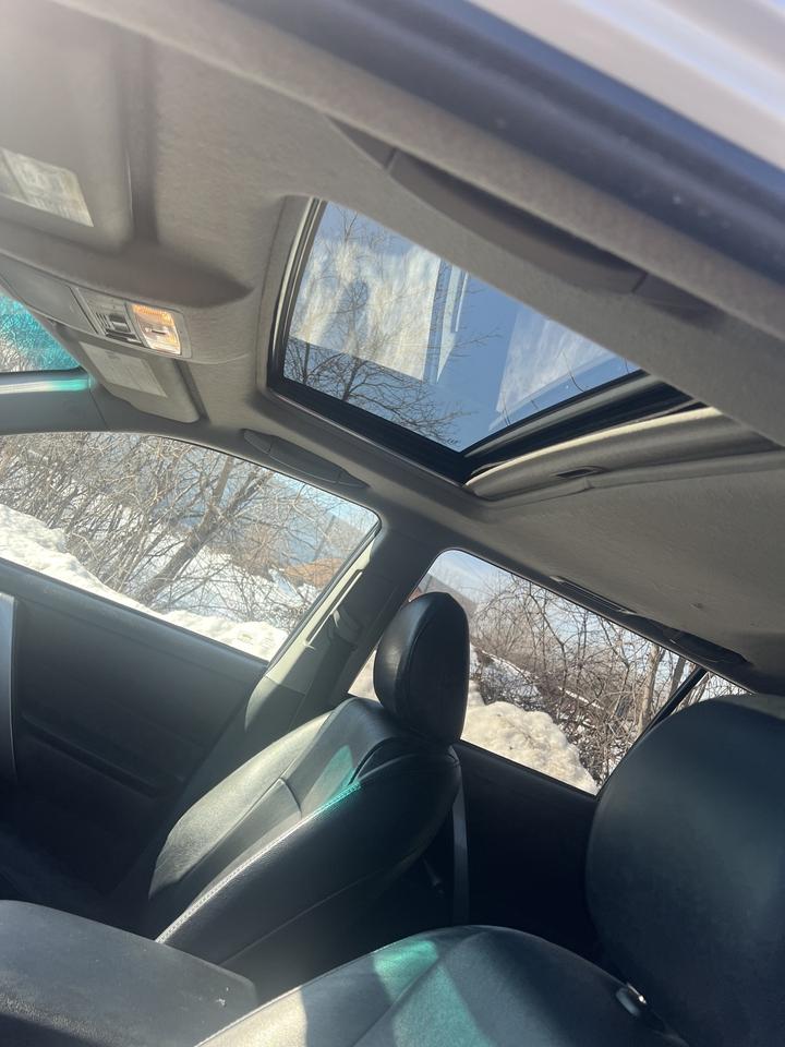 2012 Toyota Highlander 4WD LEATHER SUNROOF BACKUP CAMERA 7 PASSENGER Photo