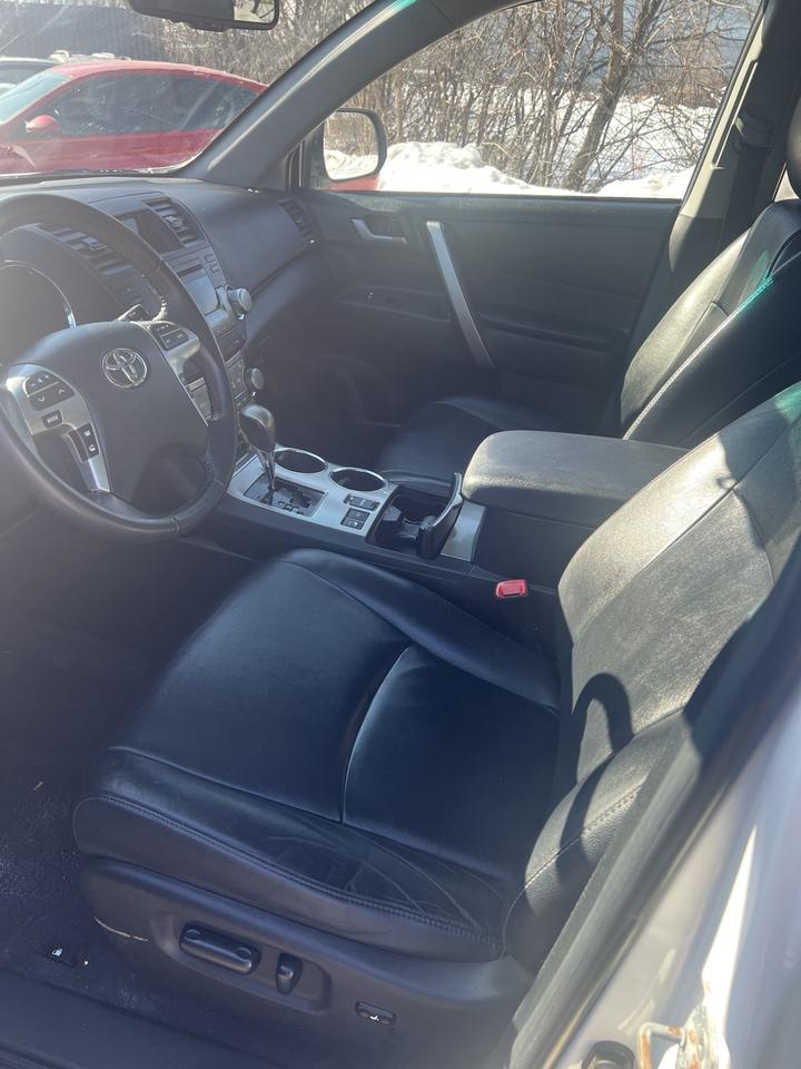 2012 Toyota Highlander 4WD LEATHER SUNROOF BACKUP CAMERA 7 PASSENGER Photo