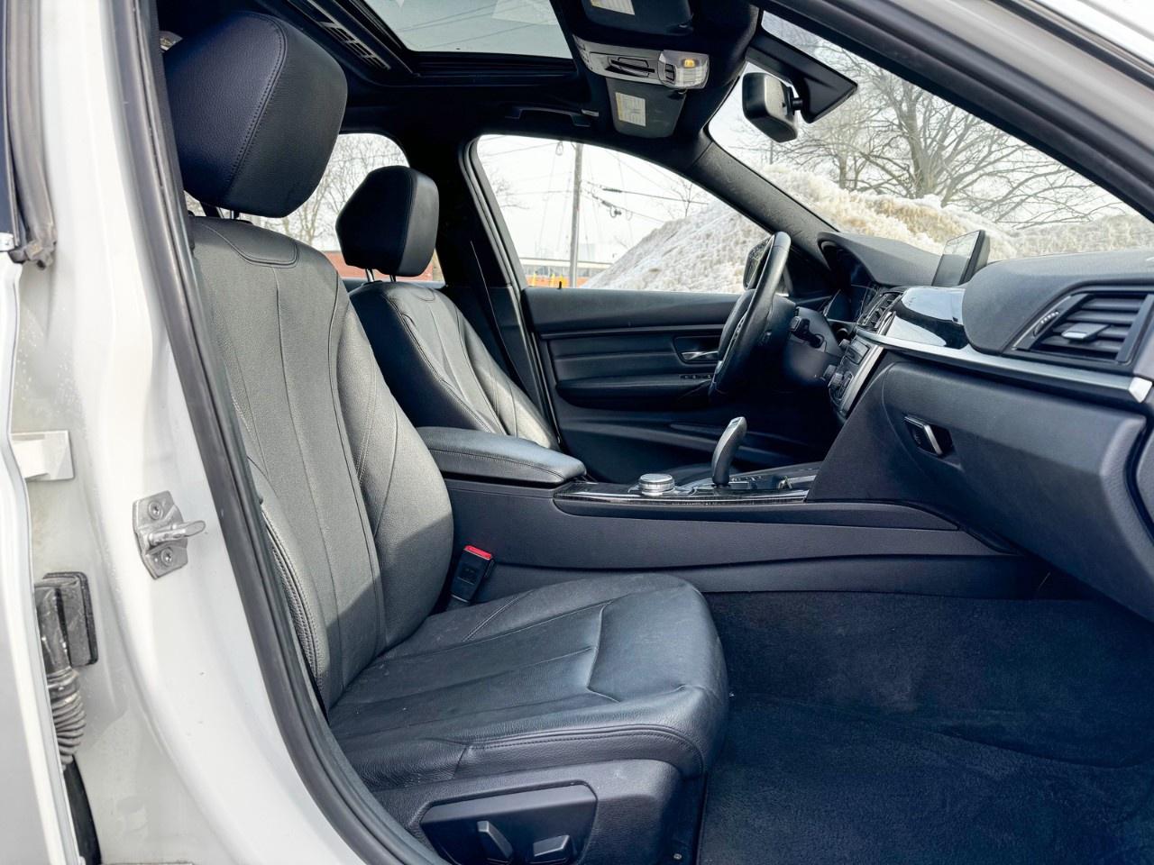 2015 BMW 3 Series 4dr Sdn 328i xDrive AWD Photo
