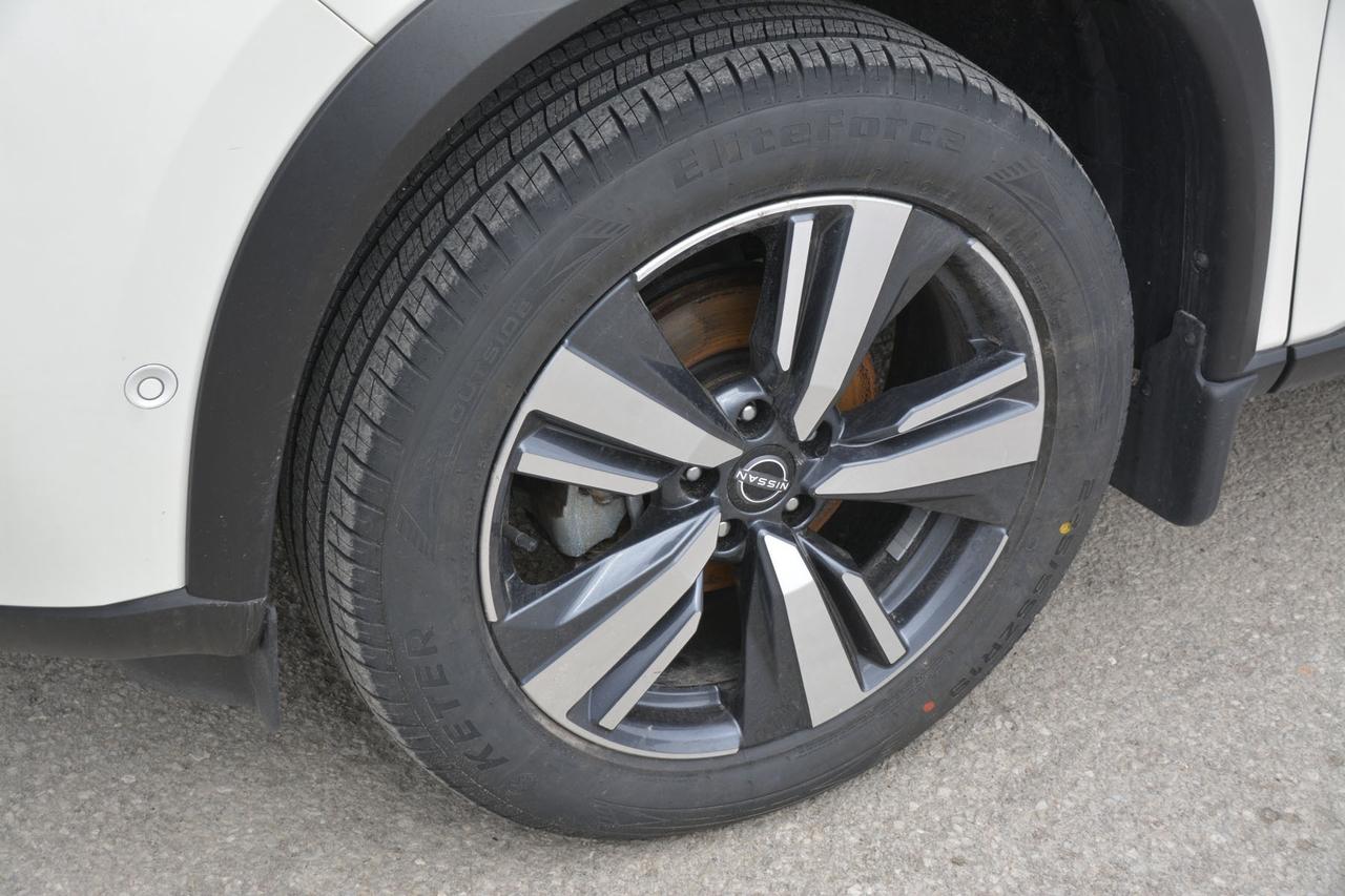 2023 Nissan Rogue AWD SL Photo