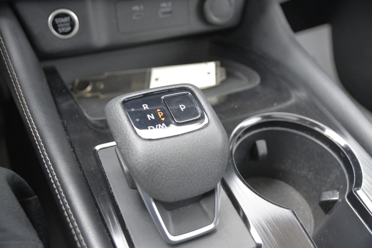 2023 Nissan Rogue AWD SL Photo