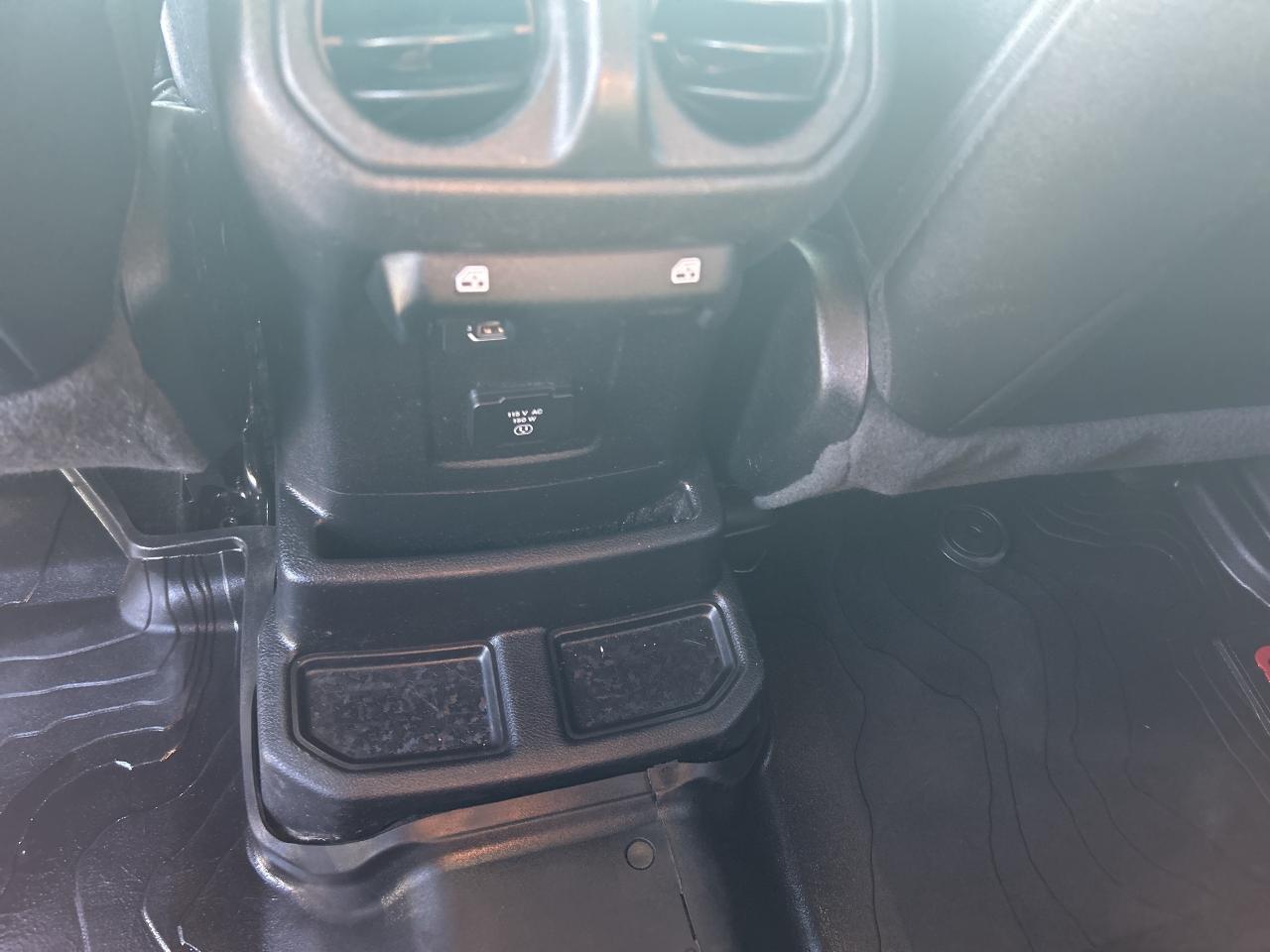 2020 Jeep WRANGLER UNLIMITED Sahara Altitude Photo