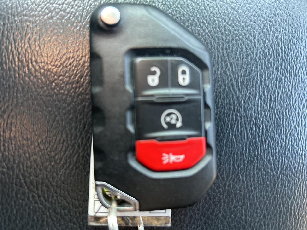 2020 Jeep WRANGLER UNLIMITED Sahara Altitude Photo